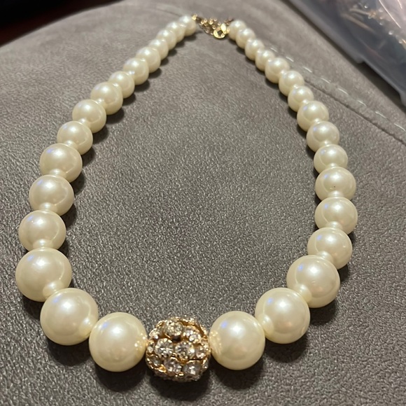 Vintage Off White beaded necklace - Picture 1 of 4